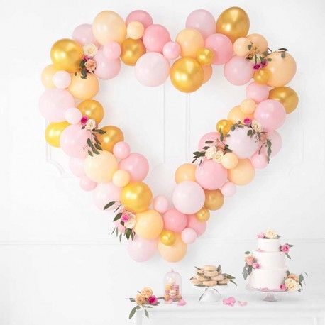 Balonowa girlanda z balonów w różowym, białym i złotym kolorze.