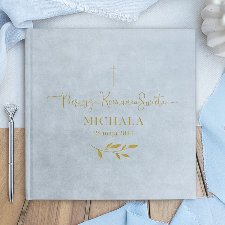 KSIĘGA ALBUM z welurową okładką na Pierwszą Komunię Świętą