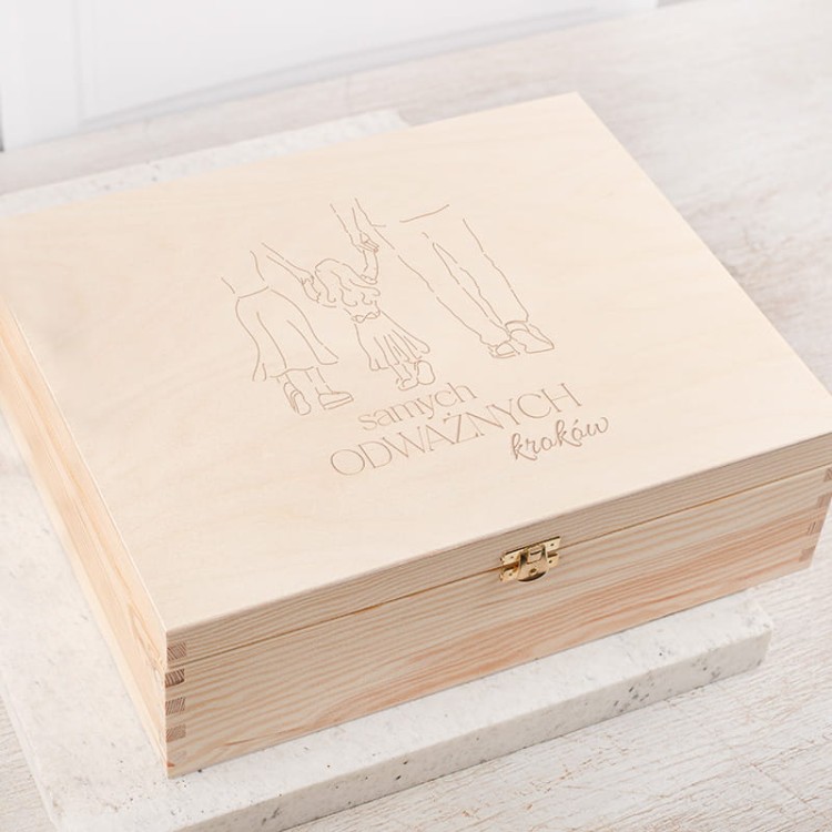 Upominek dla dziecka z pluszakiem.