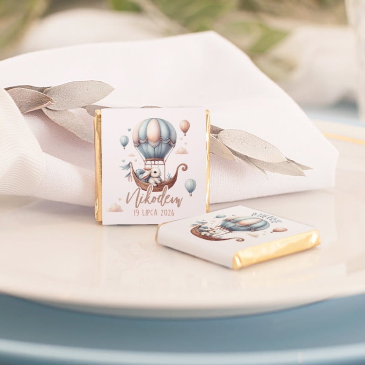 Personalizowane czekoladki przygotowane na dziecięce przyjęcie urodzinowe.