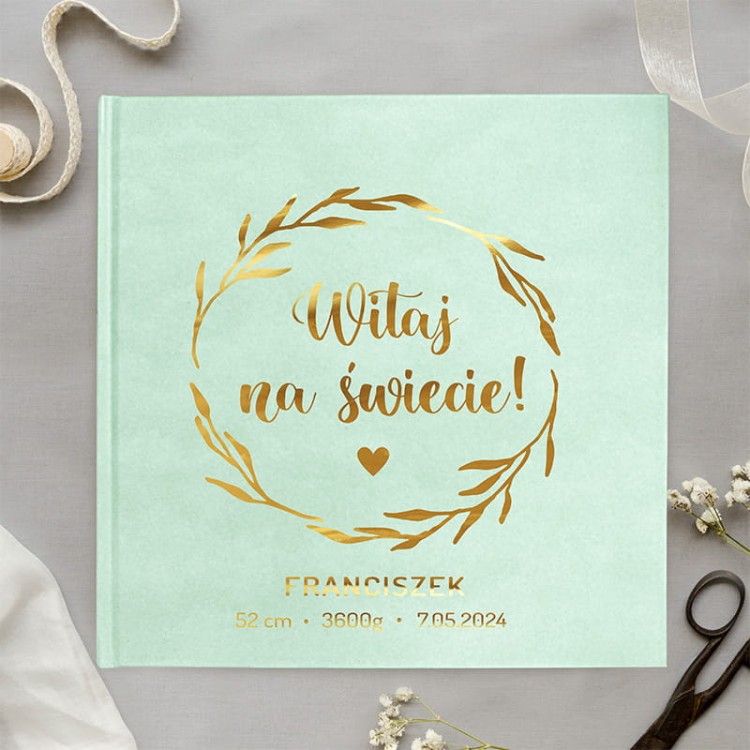 Ekskluzywny album w welurowej oprawie na narodziny.