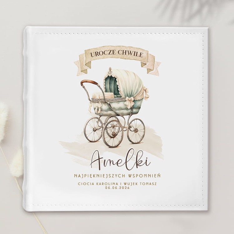 album-kieszeniowy-dla-dziecka-personalizowany-z-grafika-wozka.jpg