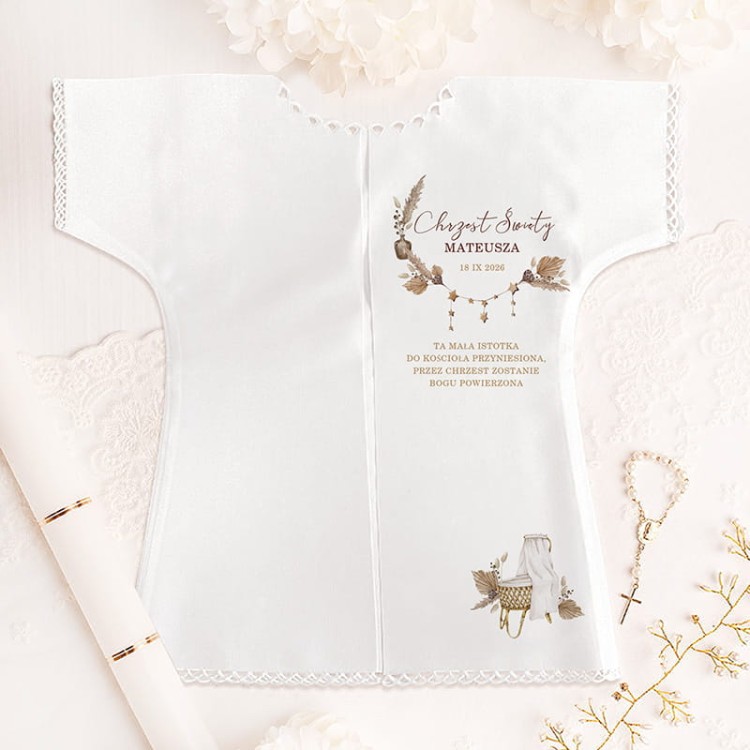 Szatka-do-Chrztu-w-bialym-kolorze-wykonana-z-wysokiej-jakosci-materialu-Personalizacji-podlega-imie-i-data.jpg