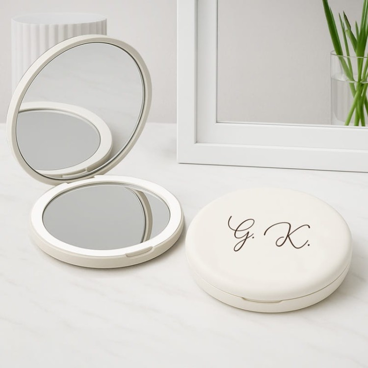 eleganckie-lusterko-kieszonkowe-z-oswietleniem