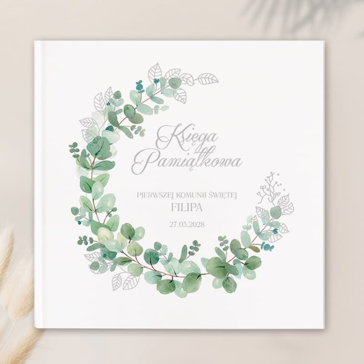 Księga z motywem wianka. Pamiątka komunijna,