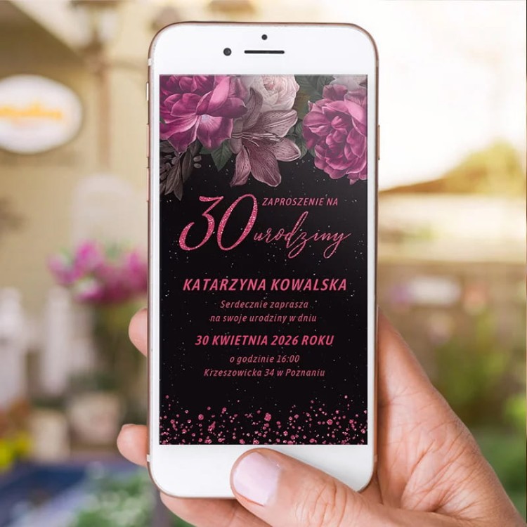 Elektroniczne zaproszenie na urodziny kobiety