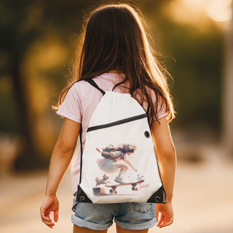 Plecak worek ze sznurkami dla dziewczynki.