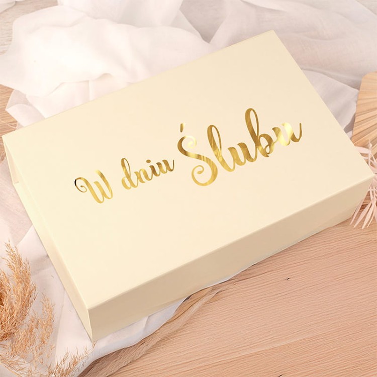 zestaw-kieliszki-do-szampana-prezent-dla-pary-mlodej-pudelko