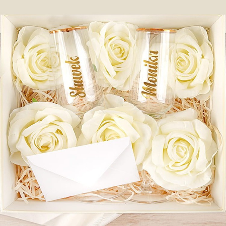 zestaw-kieliszki-do-szampana-prezent-dla-pary-mlodej