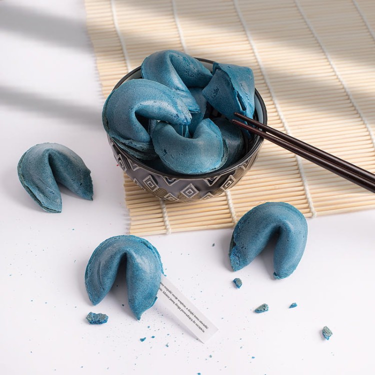 Bajkowy zestaw ciasteczek z wróżbą idealny na urodzinki dziecka.