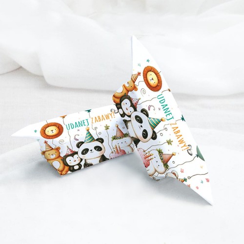 Krówki z napisem „Udanej zabawy!” to idealne słodycze na urodziny dziecka.