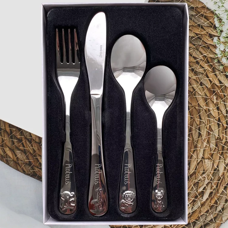 Zestaw dziecięcych sztućców z imieniem i motywem świątecznym