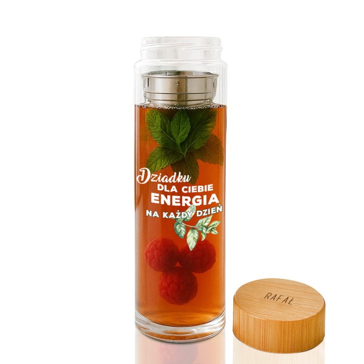 Bidon z herbatą i zaparzaczem idealnie sprawdzi się na co dzień.