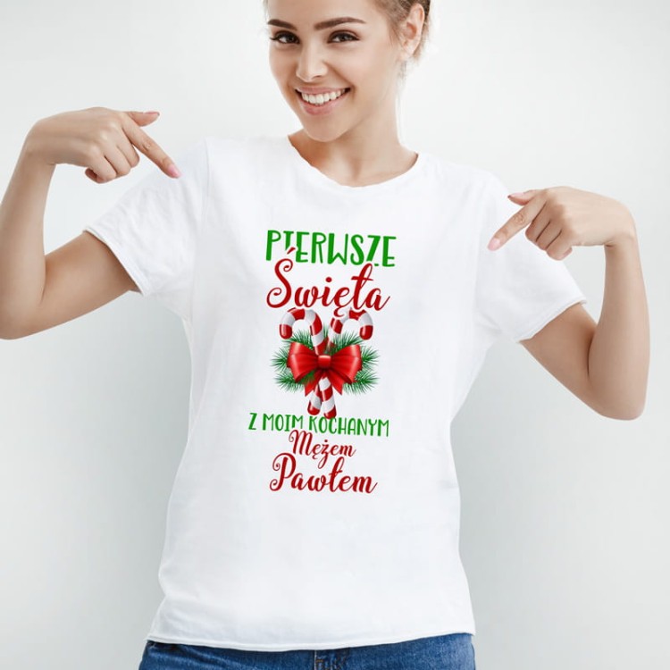 Koszulka damska z napisem „Pierwsze Święta z moim kochanym mężem”.