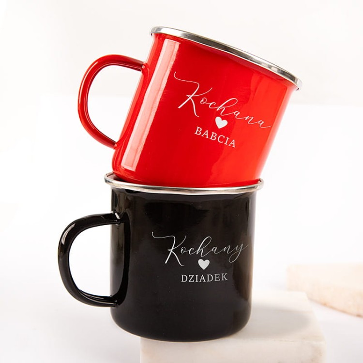 Czerwony i czarny metalowy kubek z nadrukiem dla babci i dziadka.