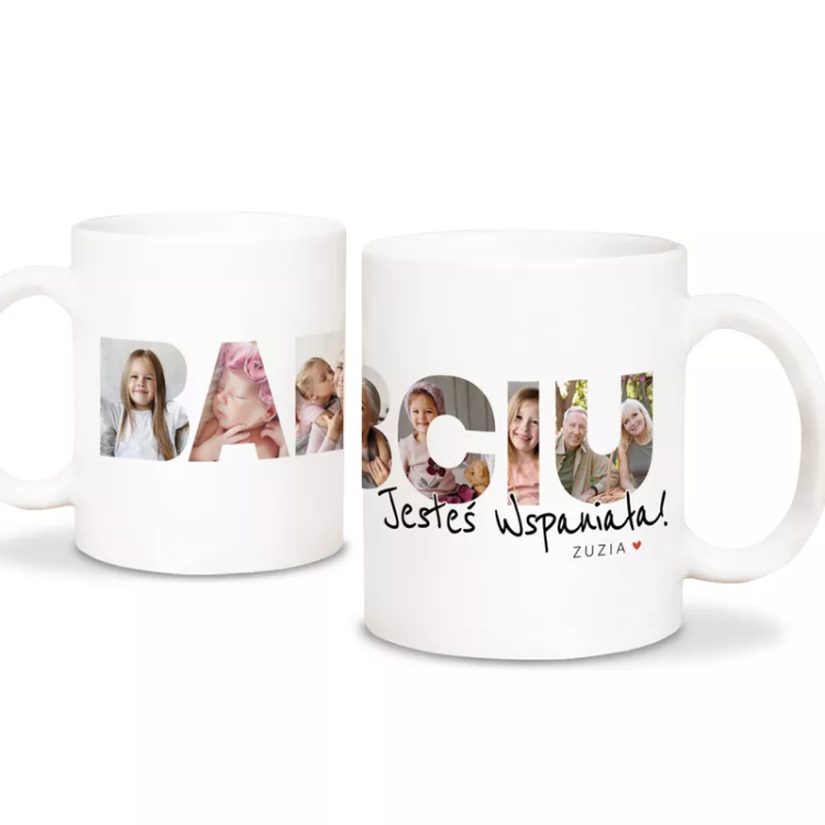 Biały kubek ze zdjęciami dzieci wkomponowanymi w napis „Babciu”.