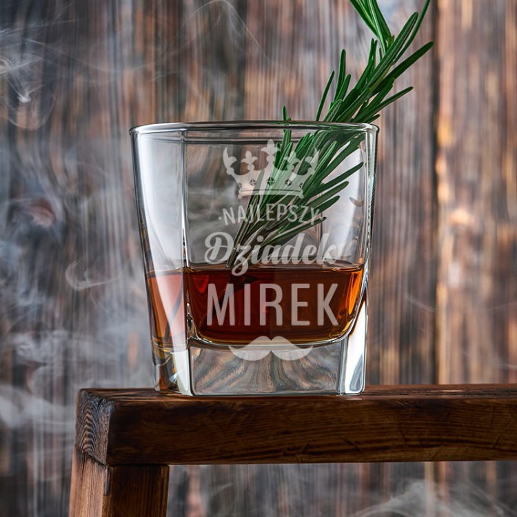 Prezent dla dziadka – szklanka do whisky z indywidualnym grawerem.