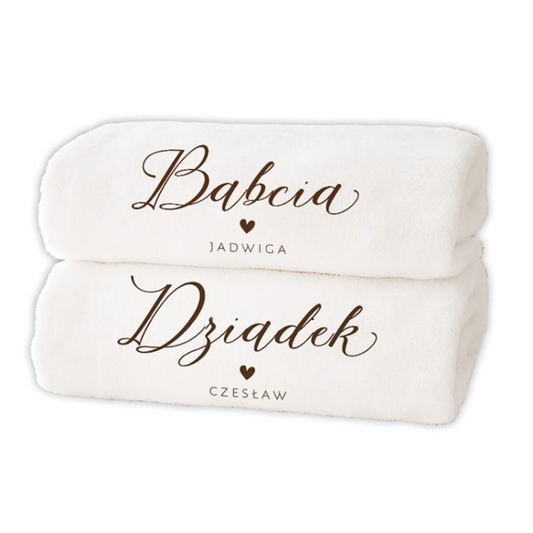 Miękkie ręczniki z nadrukiem dla dziadków na ich święto.
