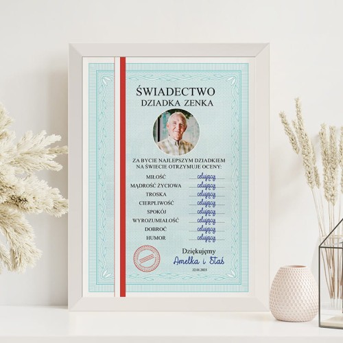 Personalizowane świadectwo dla dziadka w ramce A4 z ocenami i zdjęciem.
