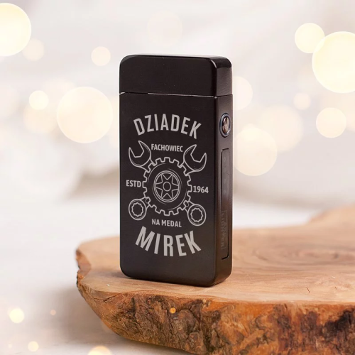 Czarna zapalniczka na Dzień Dziadka z personalizowanym grawerem.