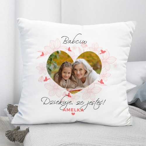 Poduszka ze zdjęciem i napisem „Babciu, dziękuję, że jesteś!”.