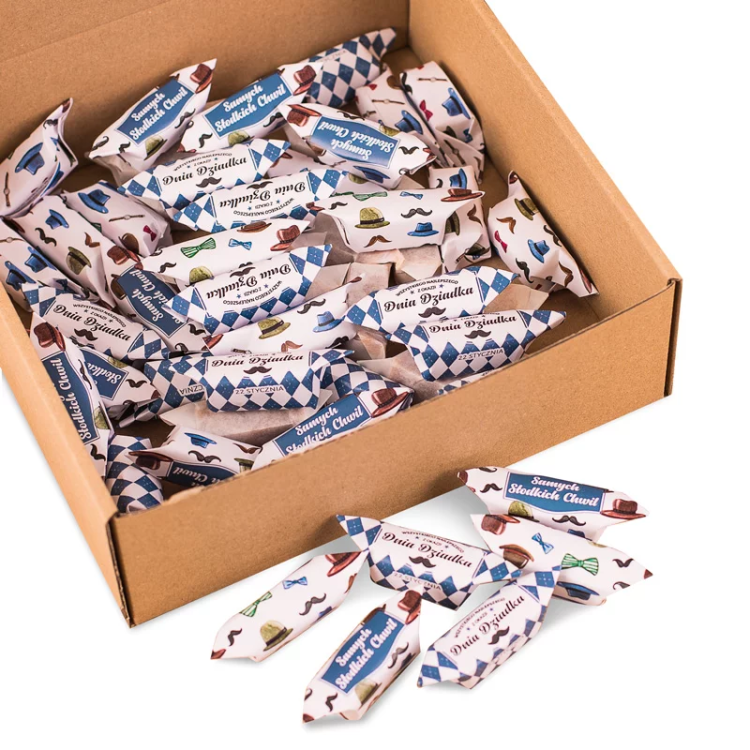 Słodki upominek z krówkami na Dzień Dziadka w różnych wzorach.