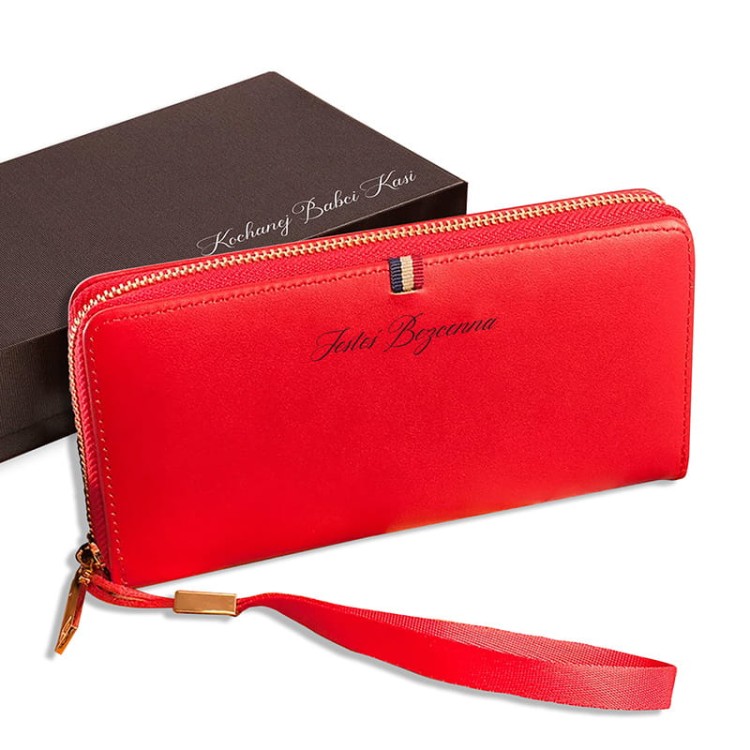 Portfel z pudełkiem prezentowym i personalizowanym napisem