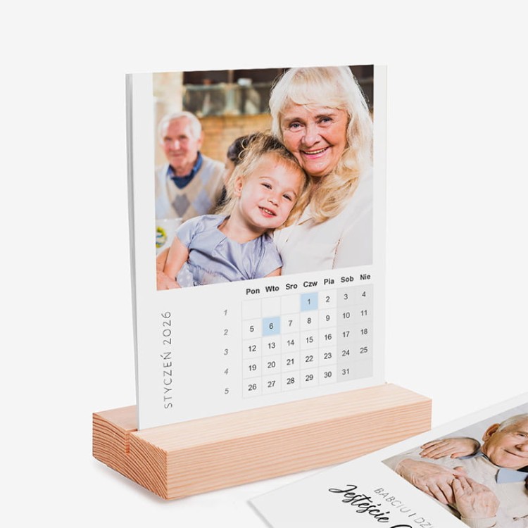 Foto kalendarz dla babci i dziadka na biurko.