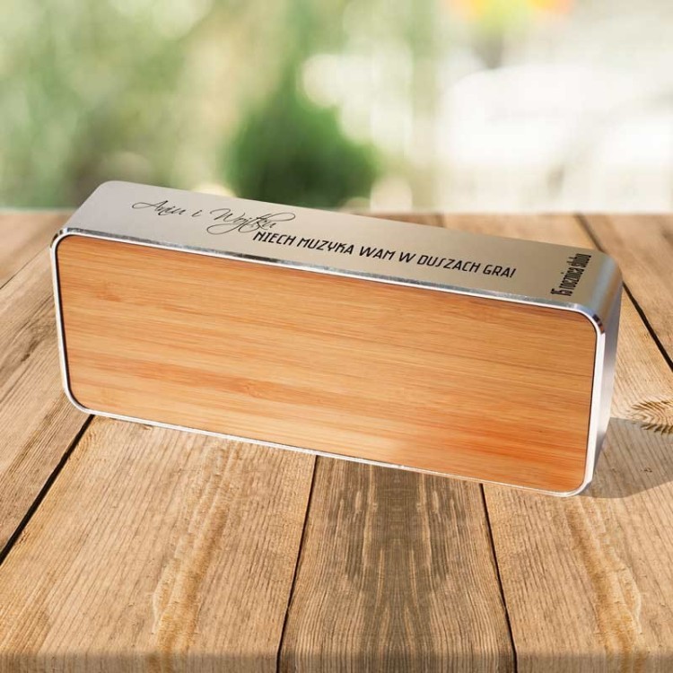 Personalizowany głośnik bezprzewodowy z grawerem idealny na rocznicę ślubu