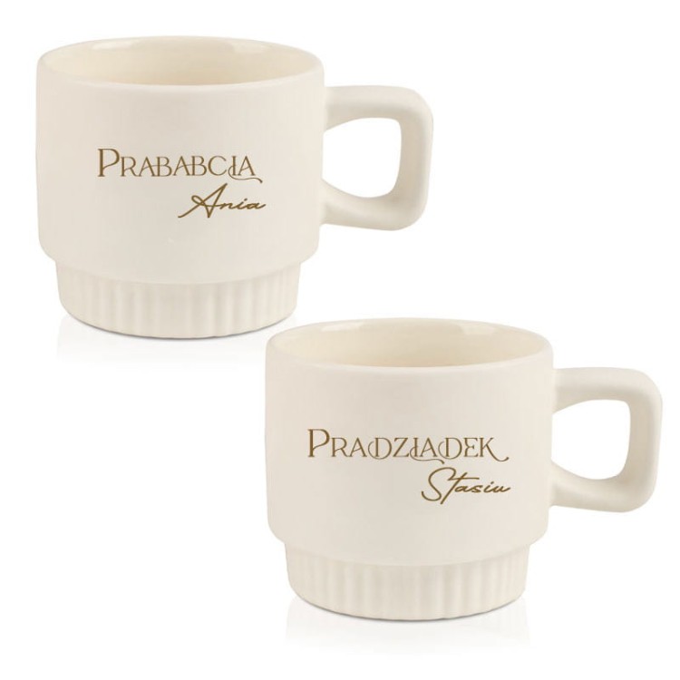 Elegancki kubek z ryflowaniem dla pradziadków.