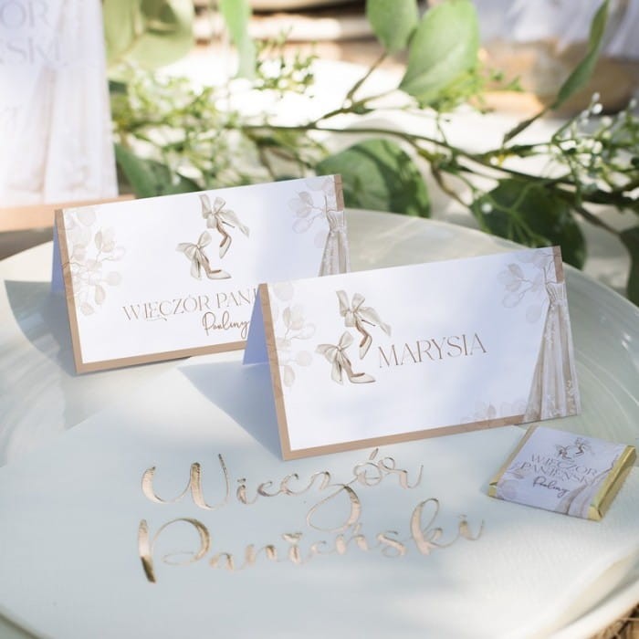 WINIETKA na stół z imieniem Wieczór Panieński w plenerze