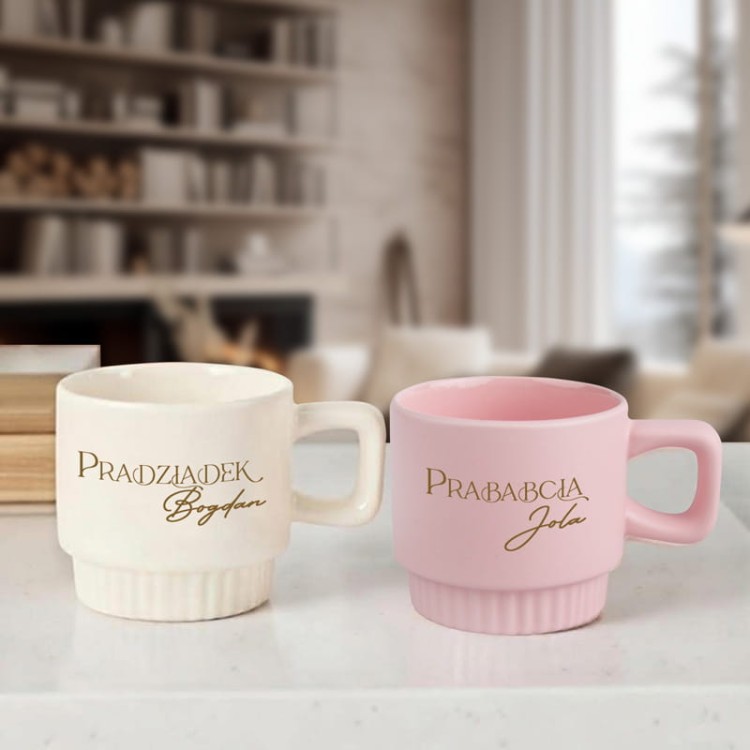 Kubek ryflowany dla pradziadków w kremowym i różowym kolorze.