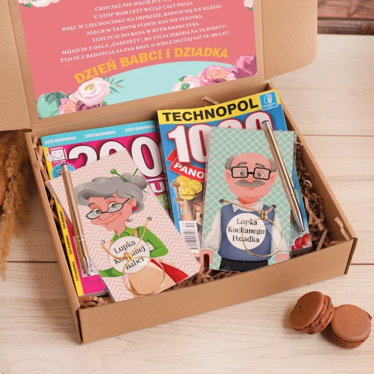 Zestaw z lupkami i krzyżówkami dla dziadków.