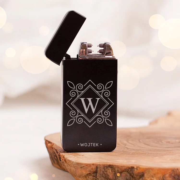 Stylowa zapalniczka elektryczna z personalizacją na elegancki upominek.