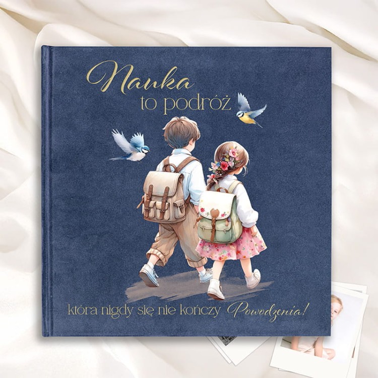 Księga welurowa na zakończenie roku.