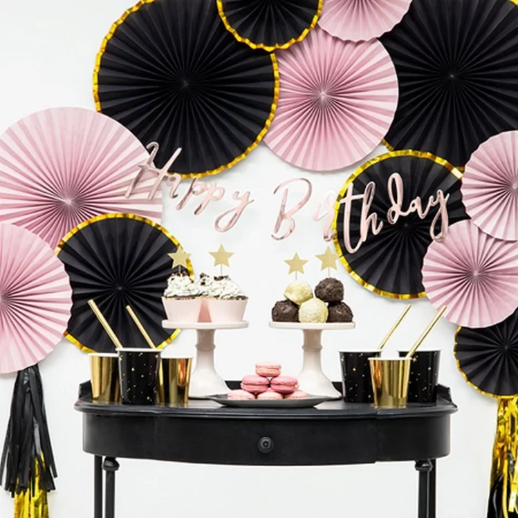 Kolorowy baner na urodziny w stylu eleganckim i nowoczesnym