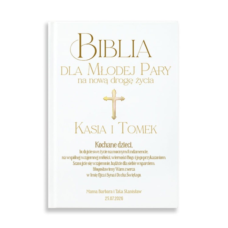 Biblia z imionami nowożeńców jako prezent ślubny od rodziców.