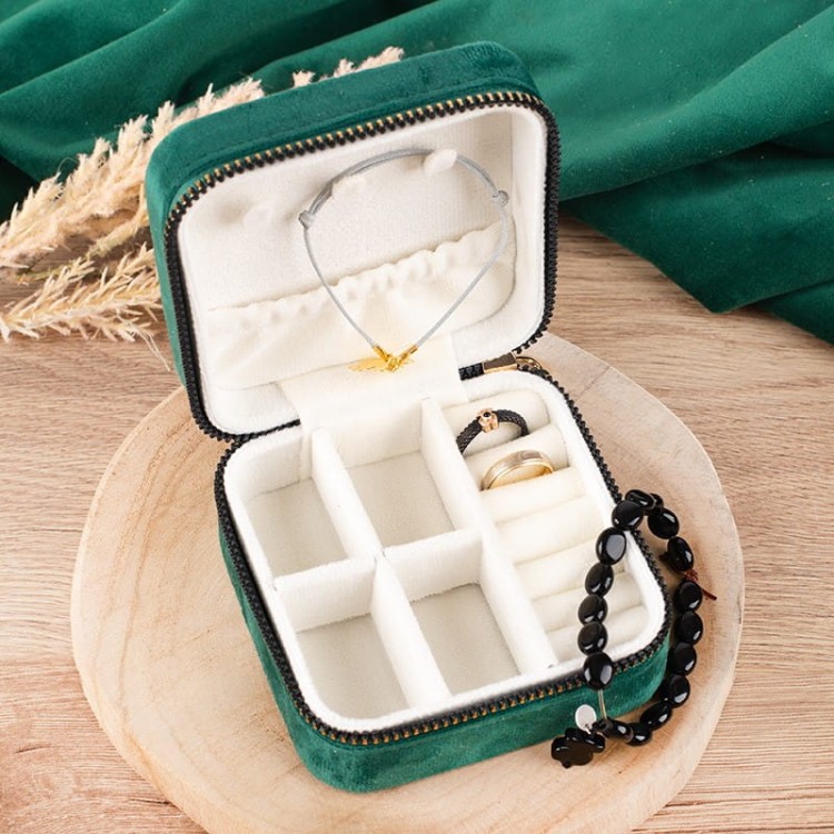 Zielona szkatułka na biżuterię