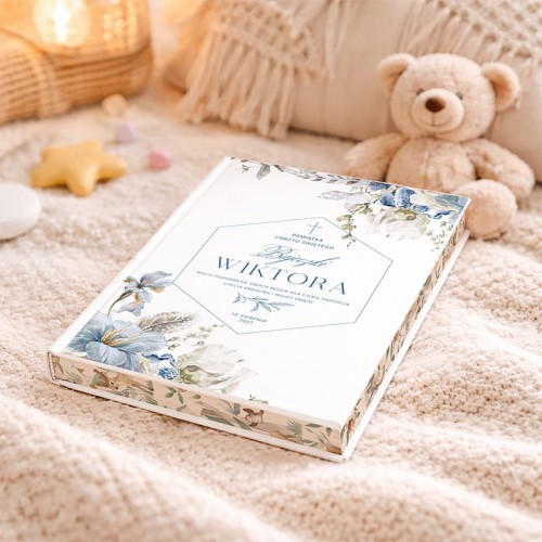 Bajka z imieniem i barwionymi brzegami prezent na chrzest swiety