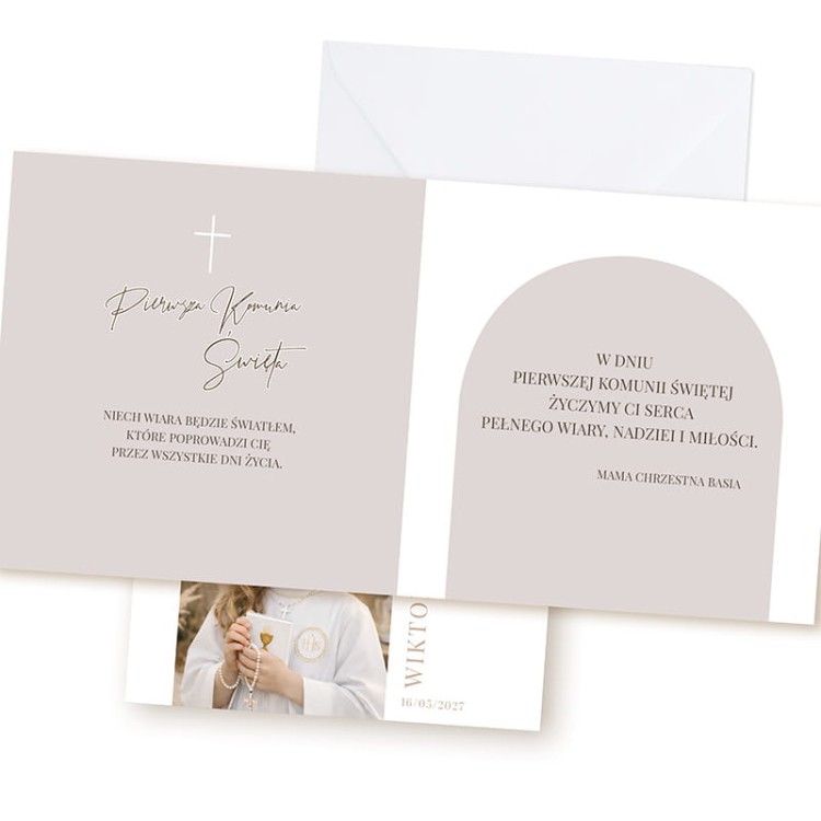 Kartka komunijna z fotografią.
