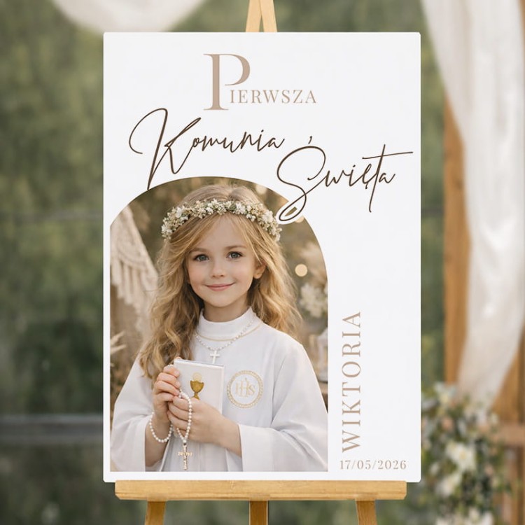 Plakat na Komunię ze zdjęciem dziecka. Personalizowana dekoracja sali komunijnej.