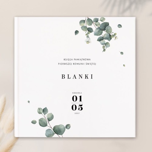 ksiega-komunijna-personalizowana-kwadratowa-z-wzorem-eukaliptusa-Prezent-dla-dziecka-komunijnego-biale-kartki.jpg