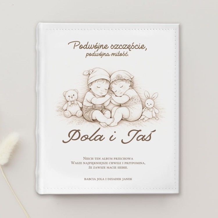 Album dla bliźniaków.