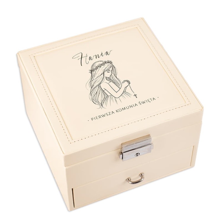 Personalizowana szkatułka na biżuterię z imieniem.