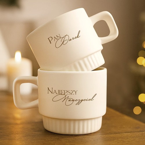 Ryflowana filiżanka dla nauczyciela.