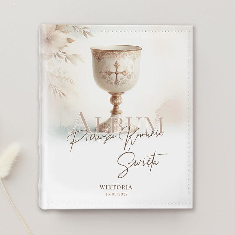Album na zdjęcia komunijne.