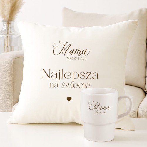 Zestaw z kubkiem i poduszką.