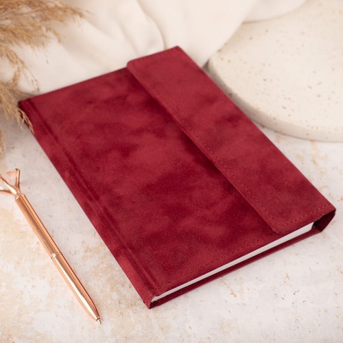 Welurowy notatnik z personalizacją.