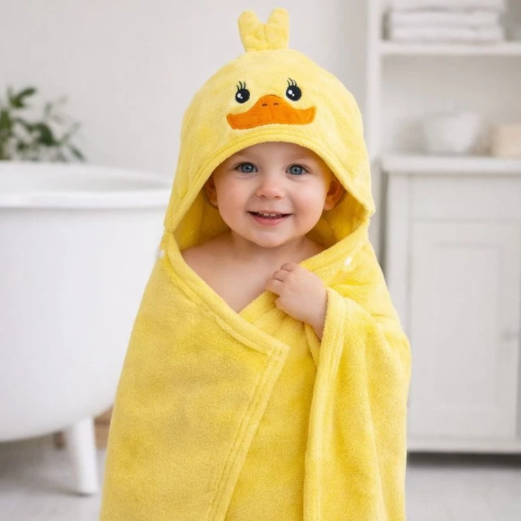 Ręcznik kąpielowy dla niemowlaka z motywem kaczuszki