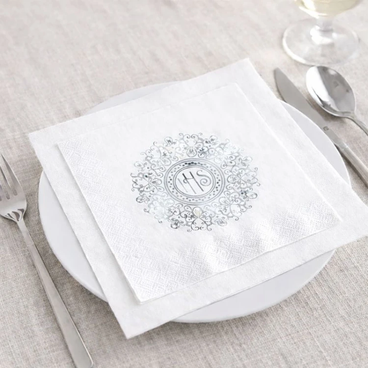 Serwetki komunijne z motywem metalicznym. Dekoracja na komunię.